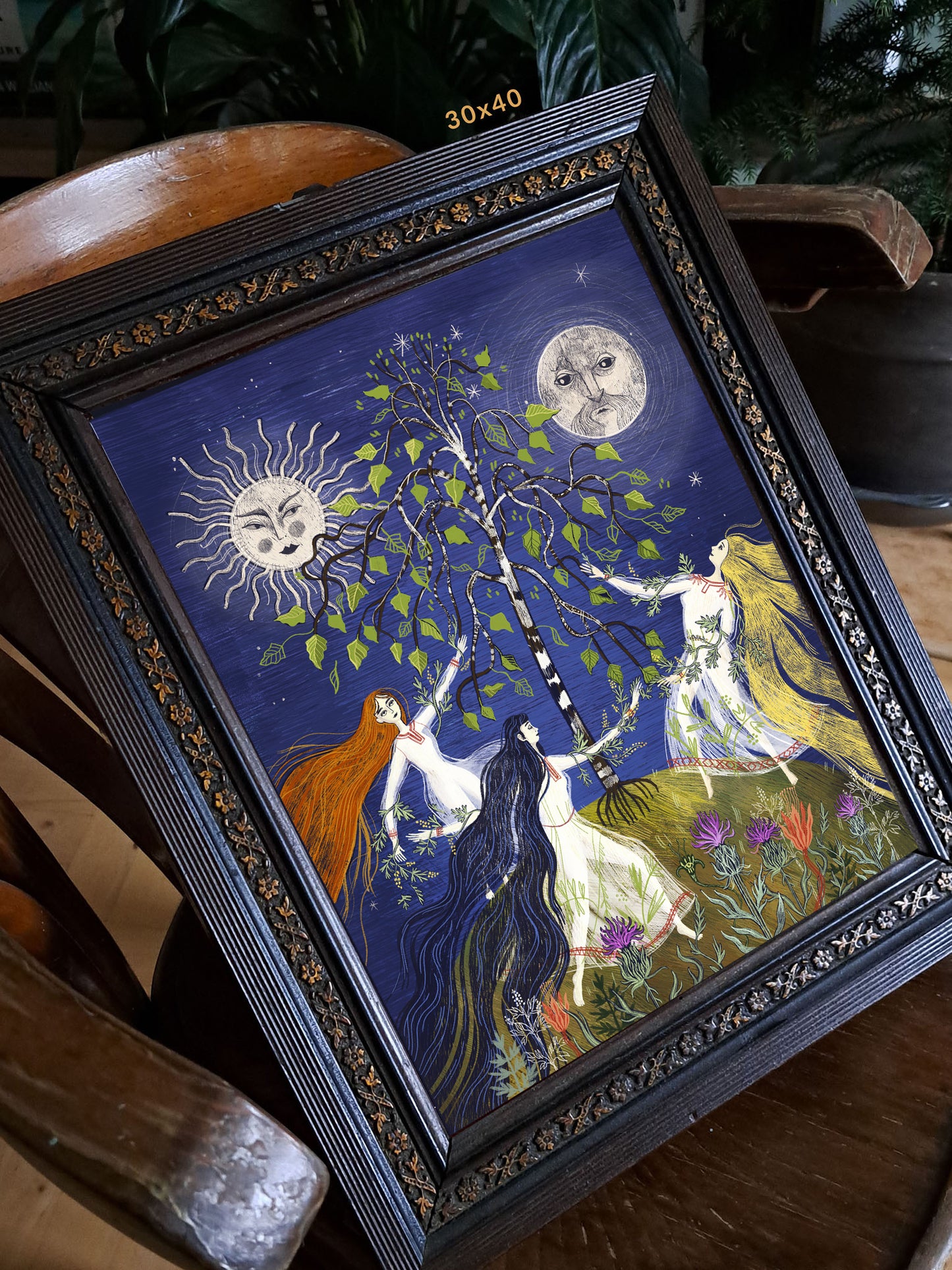 Wydruk artystyczny „Stado" Natalii Noszczyńskiej – trzy kobiety w białych sukniach tańczące wokół brzozy pod słońcem i księżycem, Giclée Fine Art